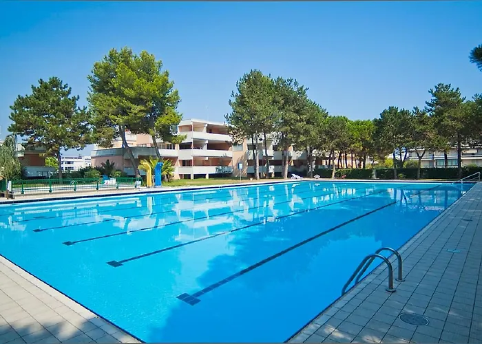 Residence Solarium Pool